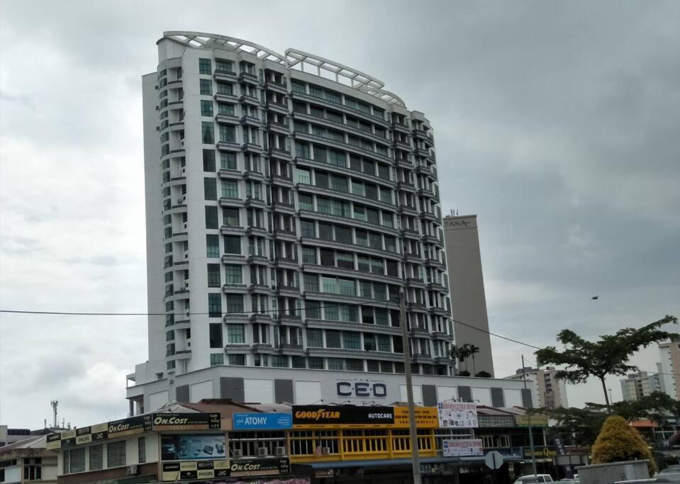 Big Big World At The Ceo Studio Penang Bayan Lepas Extérieur photo