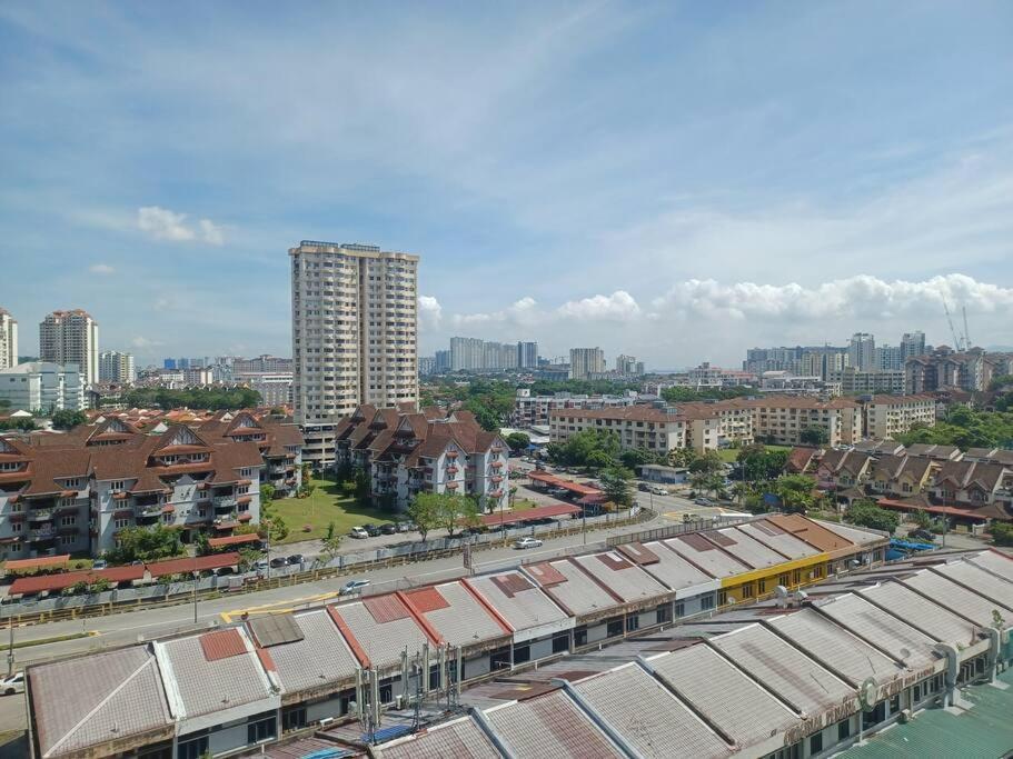 Big Big World At The Ceo Studio Penang Bayan Lepas Extérieur photo